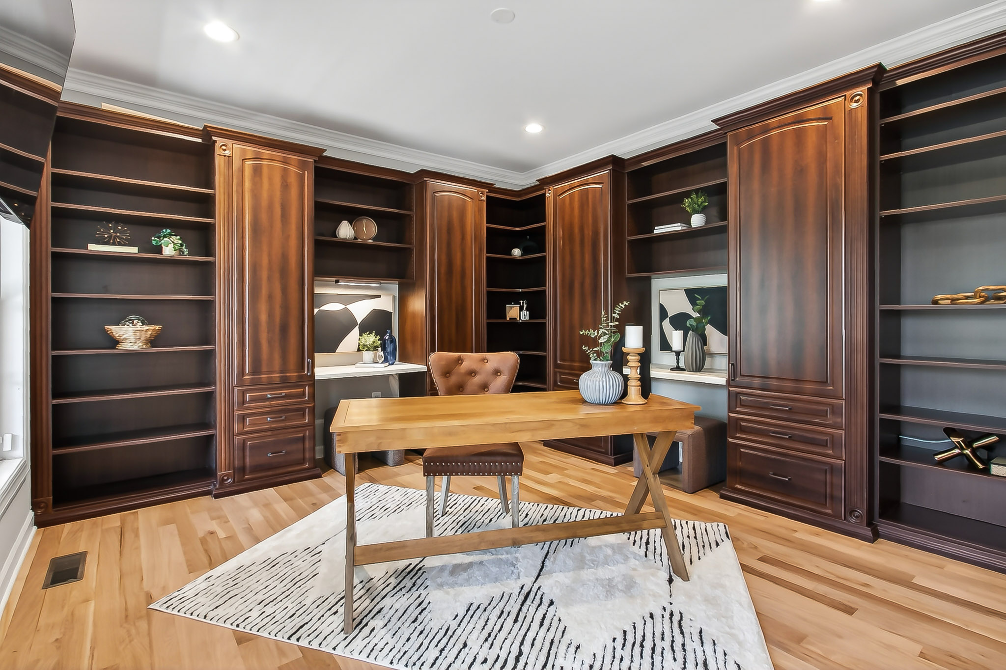 909 19th St S — listing photo